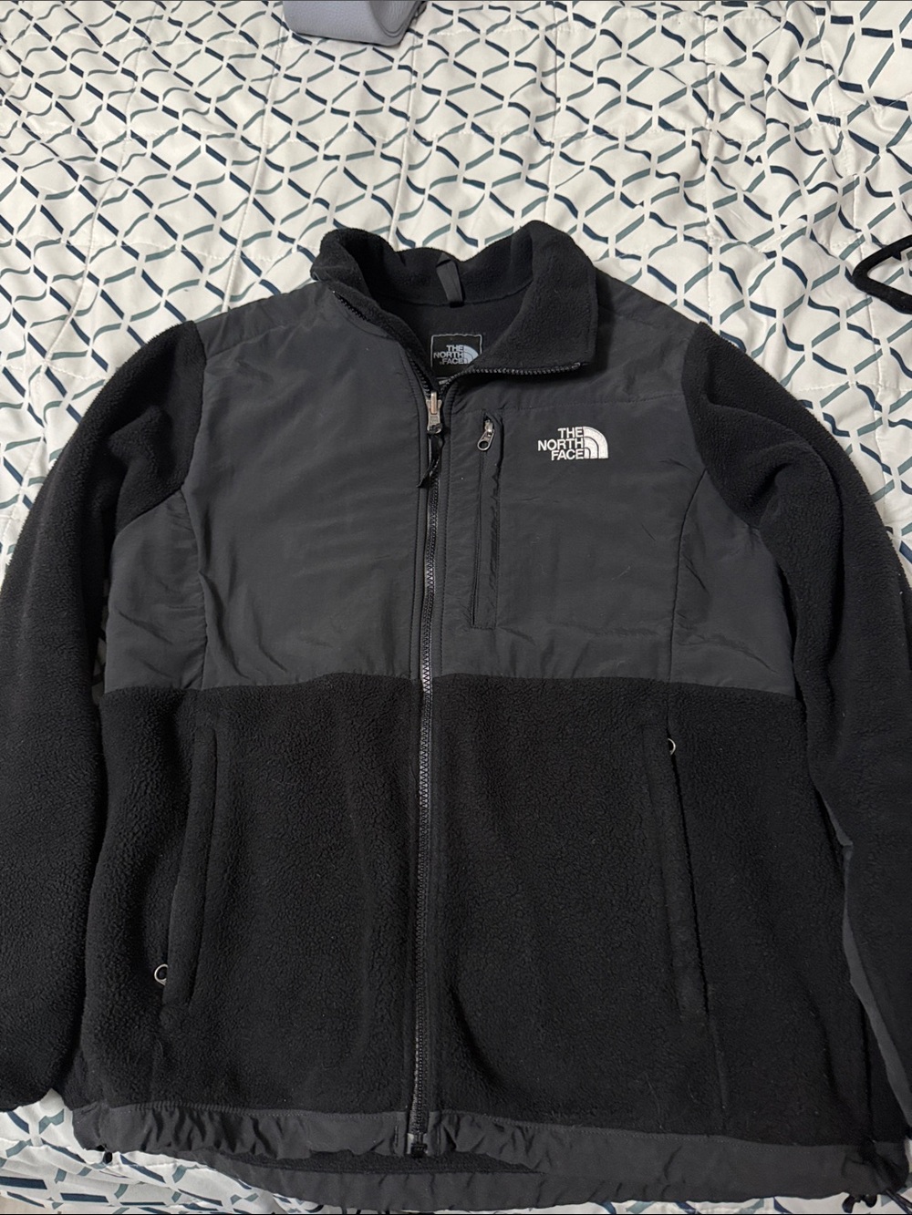 The North Face women Black Fleece Jacket with Chest Zip Pocket